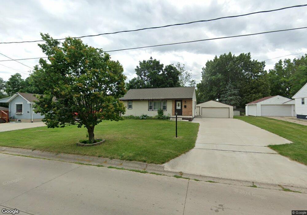 219 E Thornton Ave, Des Moines, IA 50315 - photo 1