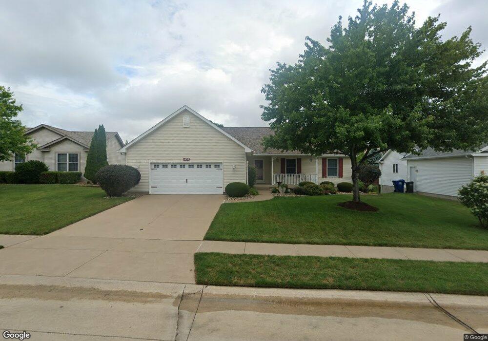 1438 W 52nd St, Davenport, IA 52806 - photo 1