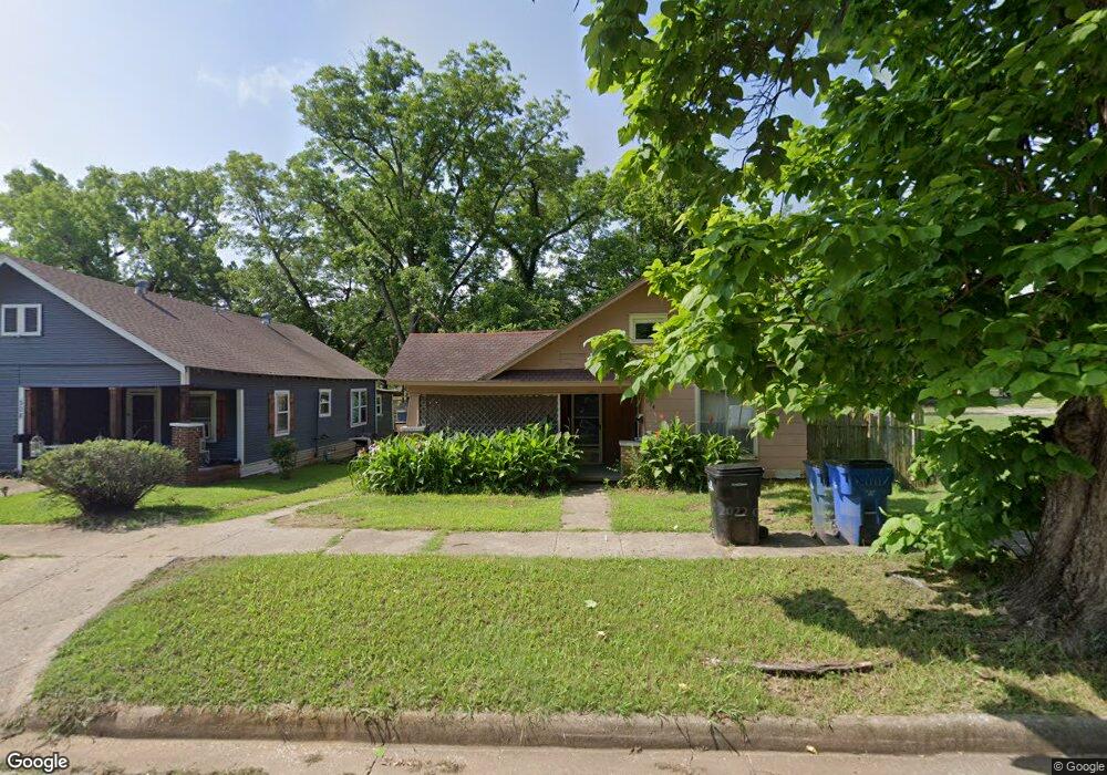 514 W Walker St, Denison, TX 75020 - photo 1