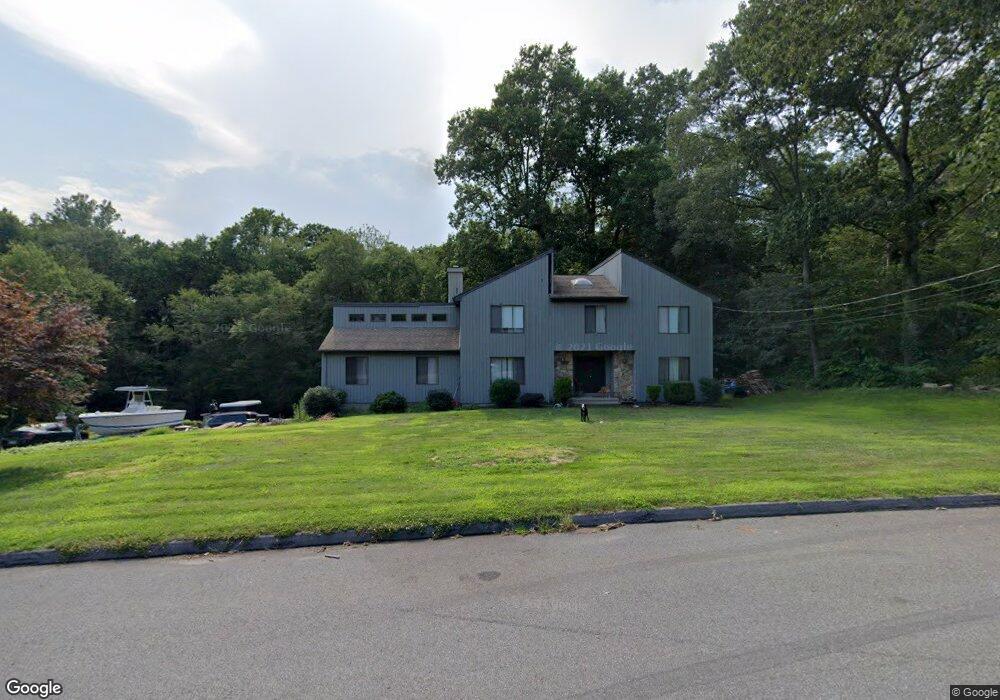 28 Lobsterback Rd, Trumbull, CT 06611 - photo 1