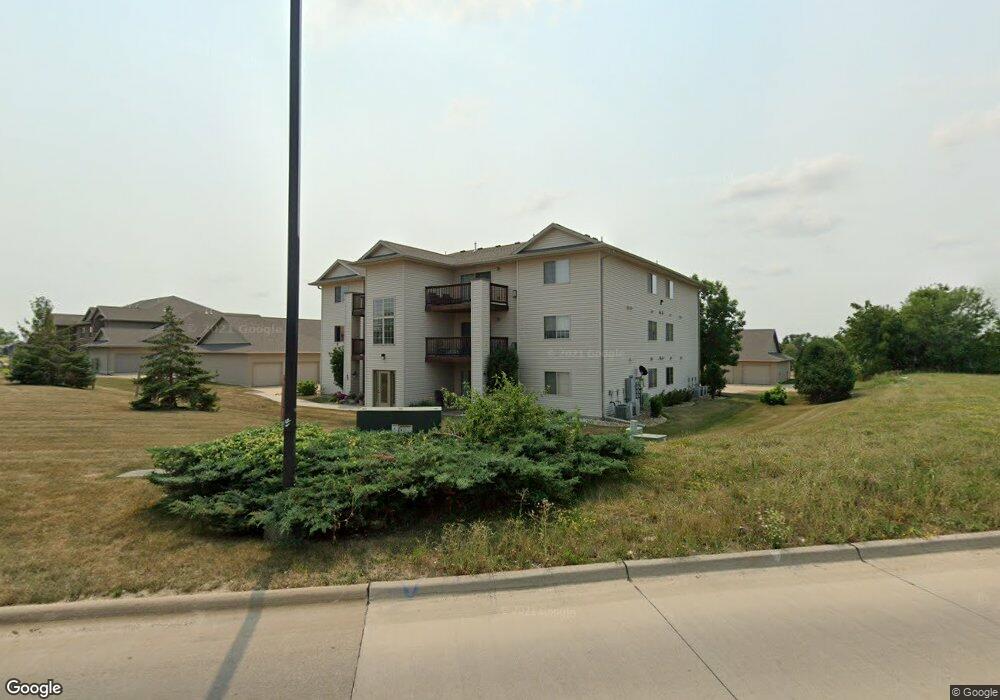 3150 Wilson Ave SW unit H8, Cedar Rapids, IA 52404 - photo 1