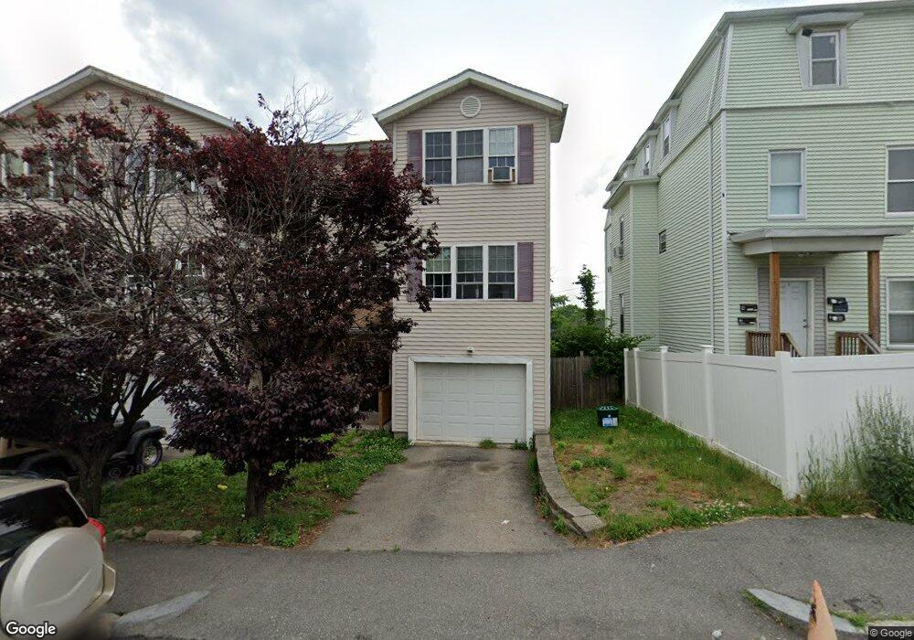 21 Queen St, Worcester, MA 01610 - photo 1