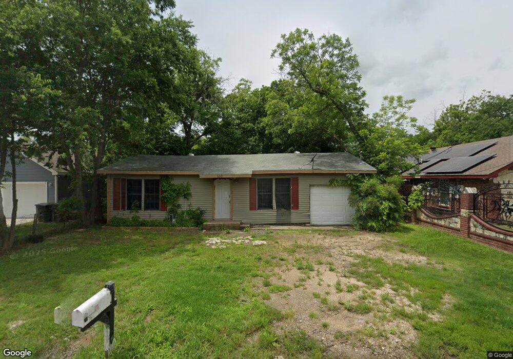 899 Chase Ave, Cleburne, TX 76031 - photo 1