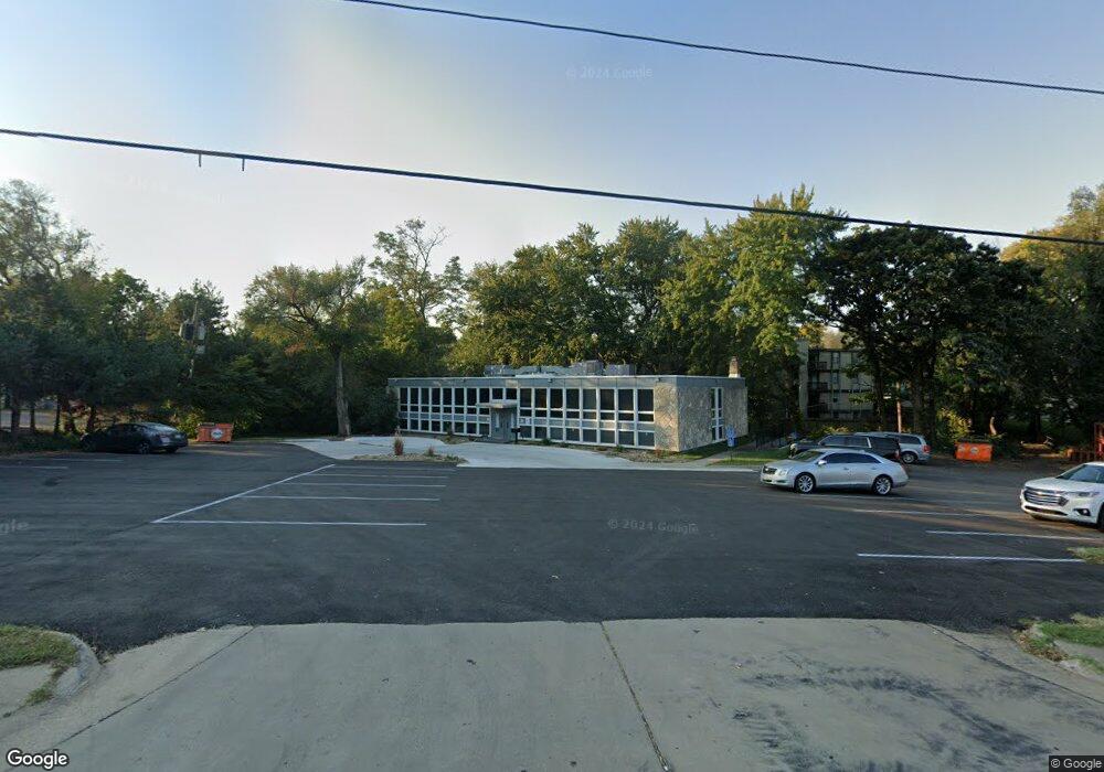 2209 SW 29th St, Topeka, KS 66611 - photo 1