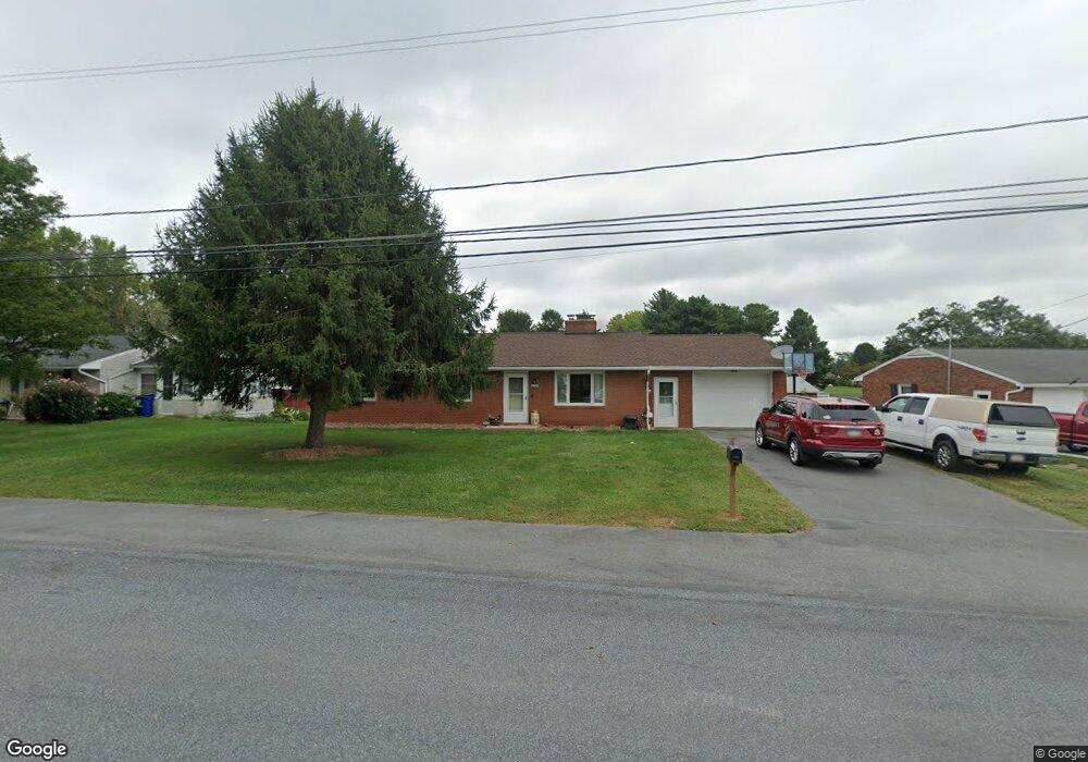 1213 Woodland Pkwy, Waynesboro, PA 17268 - photo 1