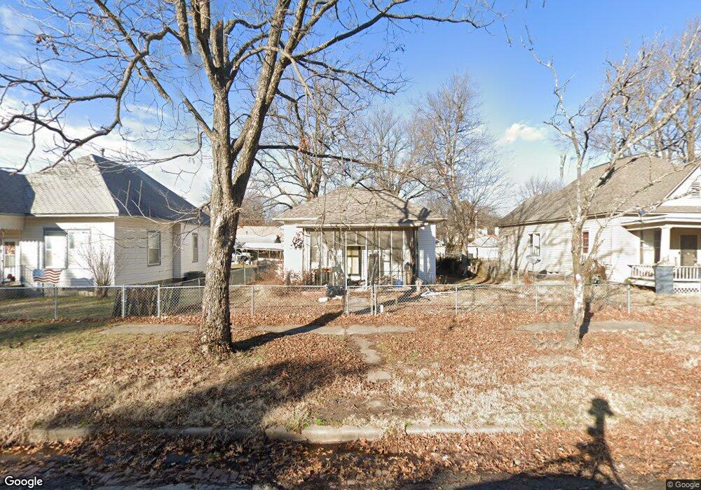 2425 Clark Ave, Parsons, KS 67357 - photo 1