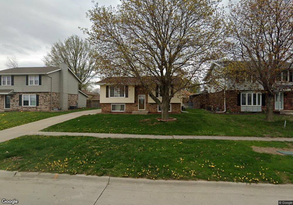 711 E 19th St N, Newton, IA 50208 - photo 1
