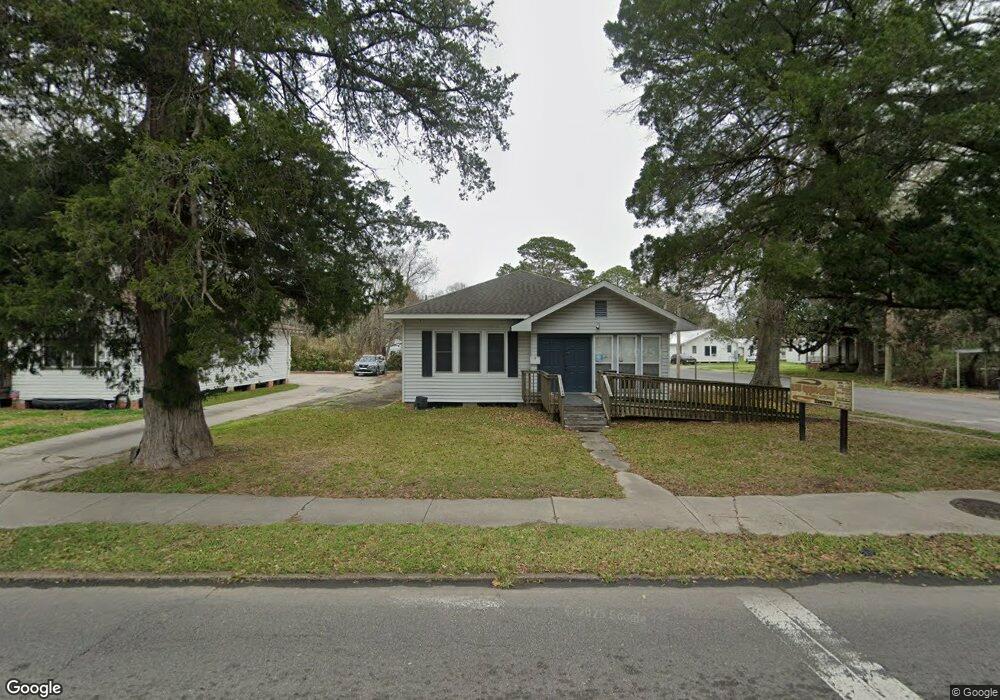 449 E Saint Peter St, New Iberia, LA 70560 - photo 1