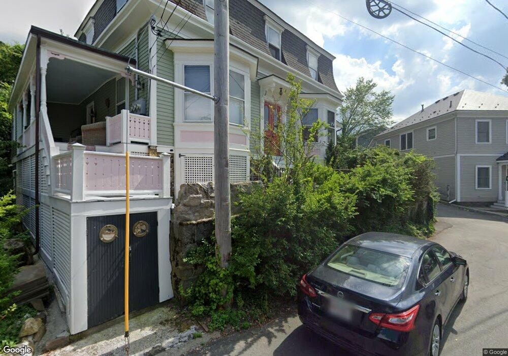 26 Bassett St unit 1, Marblehead, MA 01945 - photo 1