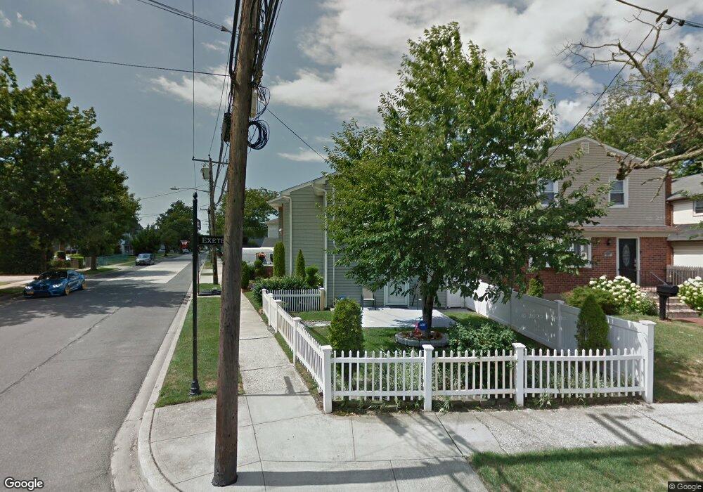 10 Exeter Ave, Lynbrook, NY 11563 - photo 1