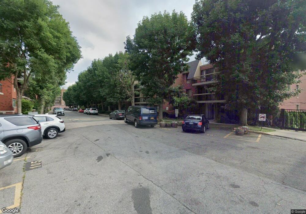 7137 Sutton Place unit 3RD, Fresh Meadows, NY 11365 - photo 1