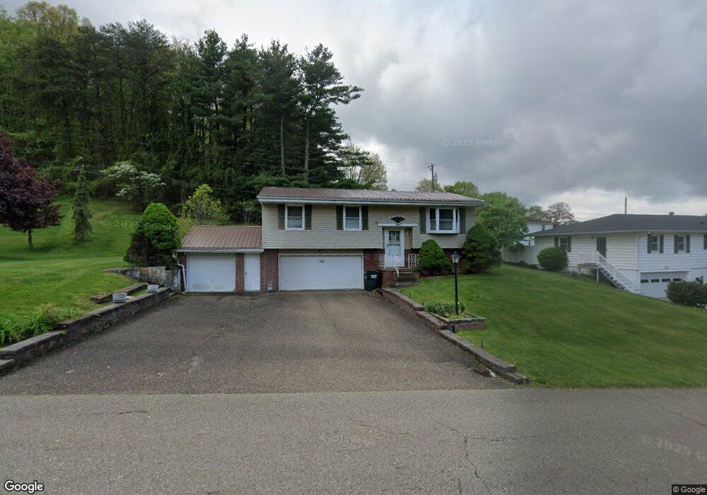 1947 Walnut St, Coshocton, OH 43812 - photo 1