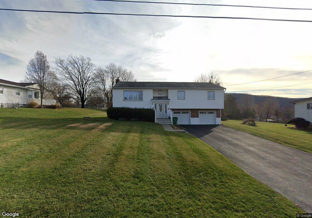 44 W Redoubt Rd, Fishkill, NY 12524 - photo 1