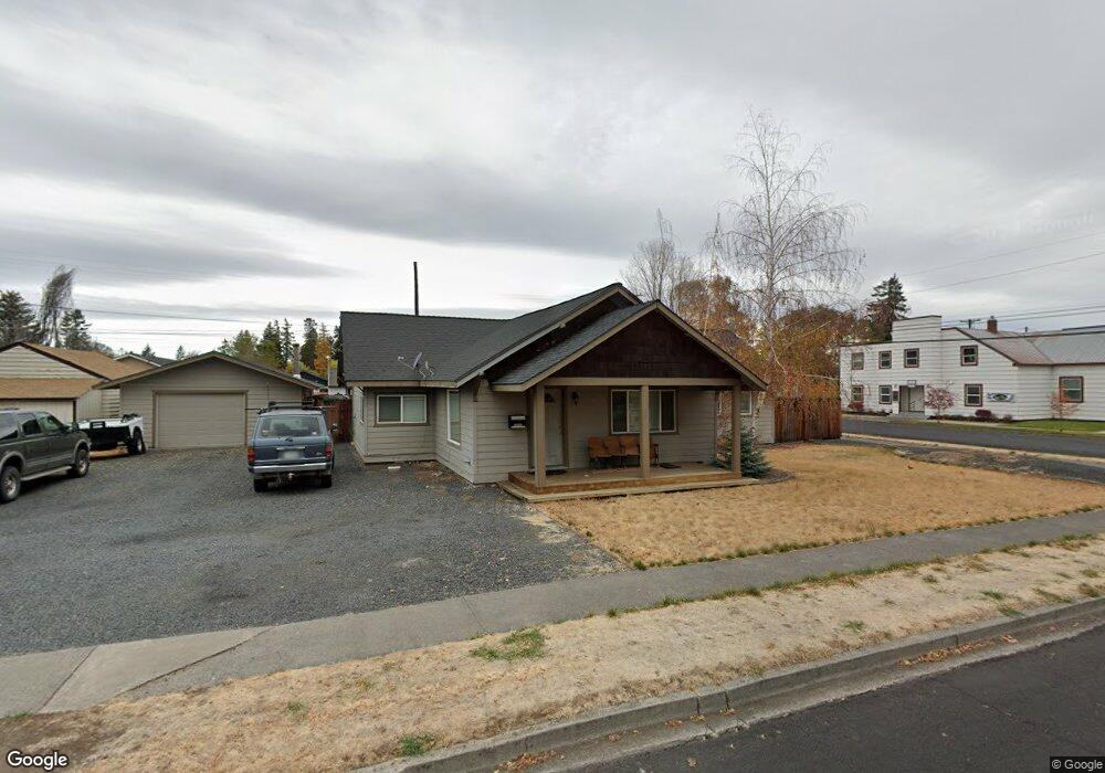 307 SW 10th St, Redmond, OR 97756 - photo 1