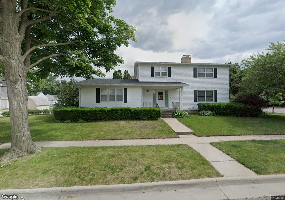 220 W 8th St, Cedar Falls, IA 50613 - photo 1