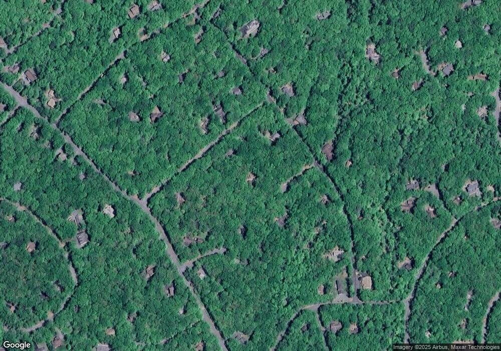 802 Cottonwood Dr, Hawley, PA 18428 - photo 1