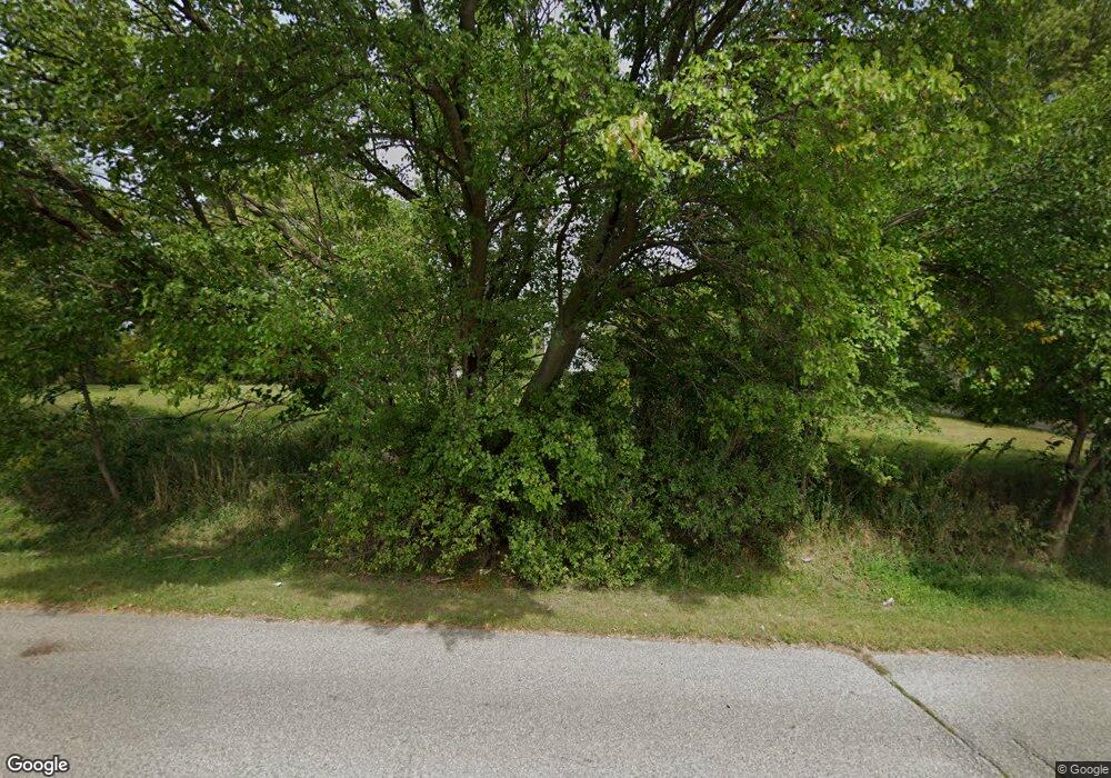 3029 Huntington Rd, Waterloo, IA 50701 - photo 1