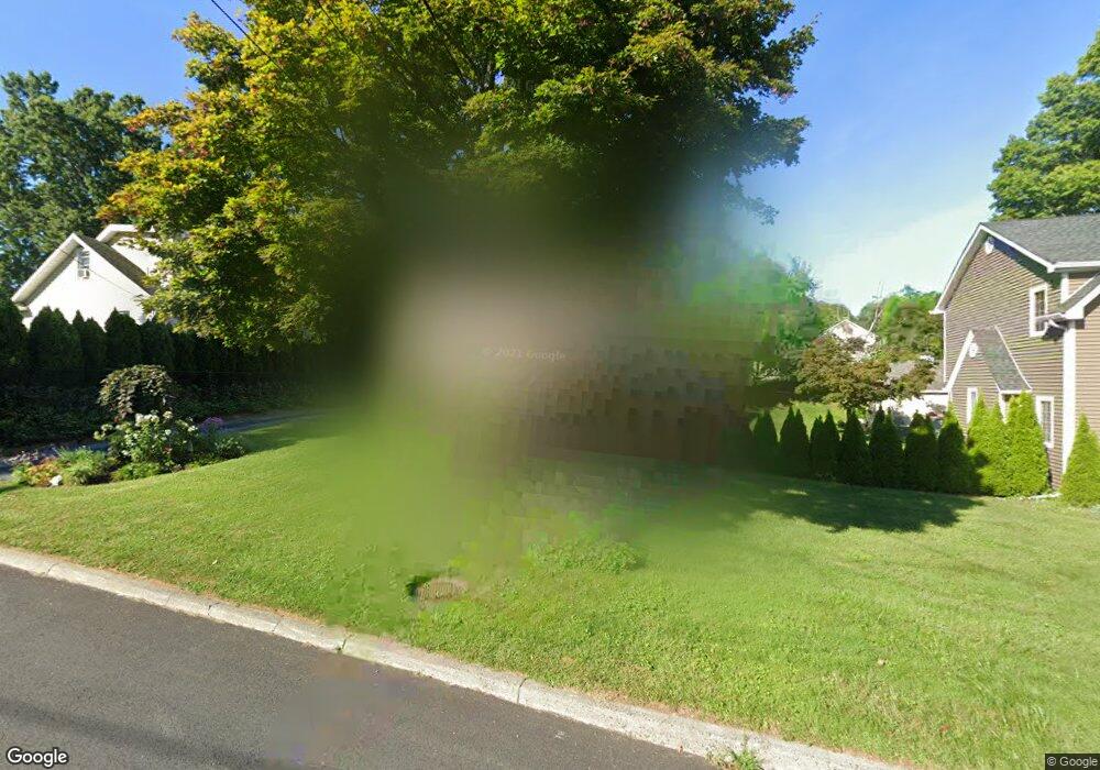 303 Memorial Dr, Hawthorne, NY 10532 - photo 1