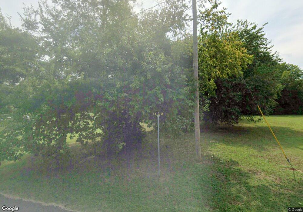 804 S E St, Hugo, OK 74743 - photo 1