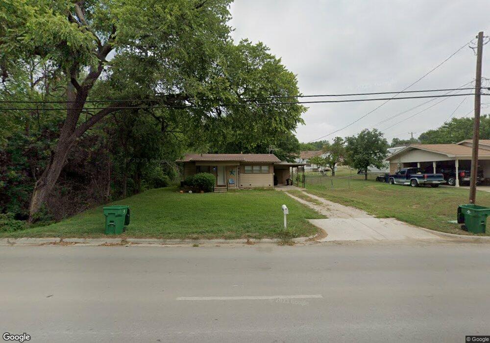 300 W Hale Ave, Decatur, TX 76234 - photo 1