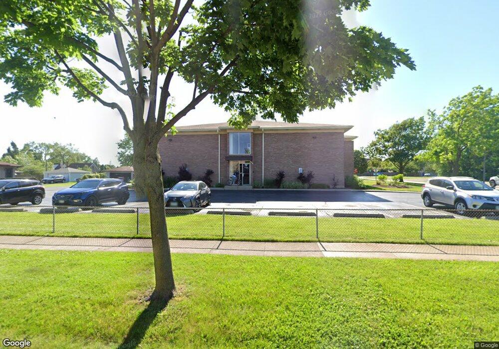 484 N Addison Ave unit 202E, Elmhurst, IL 60126 - photo 1
