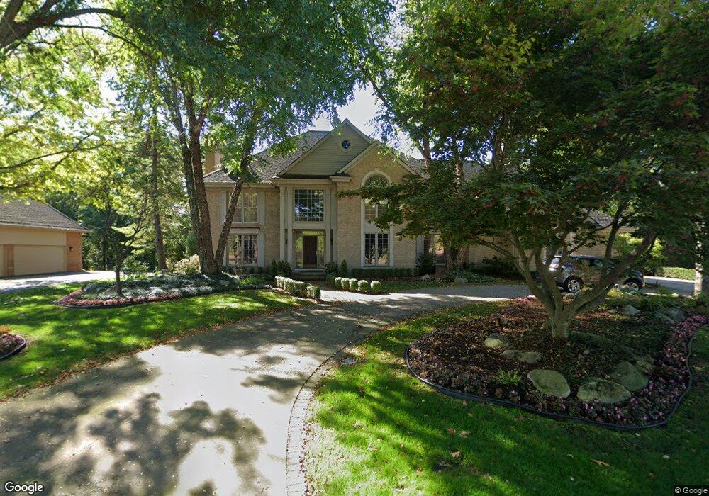 4639 Ravine Dr, Bloomfield Hills, MI 48301 - photo 1