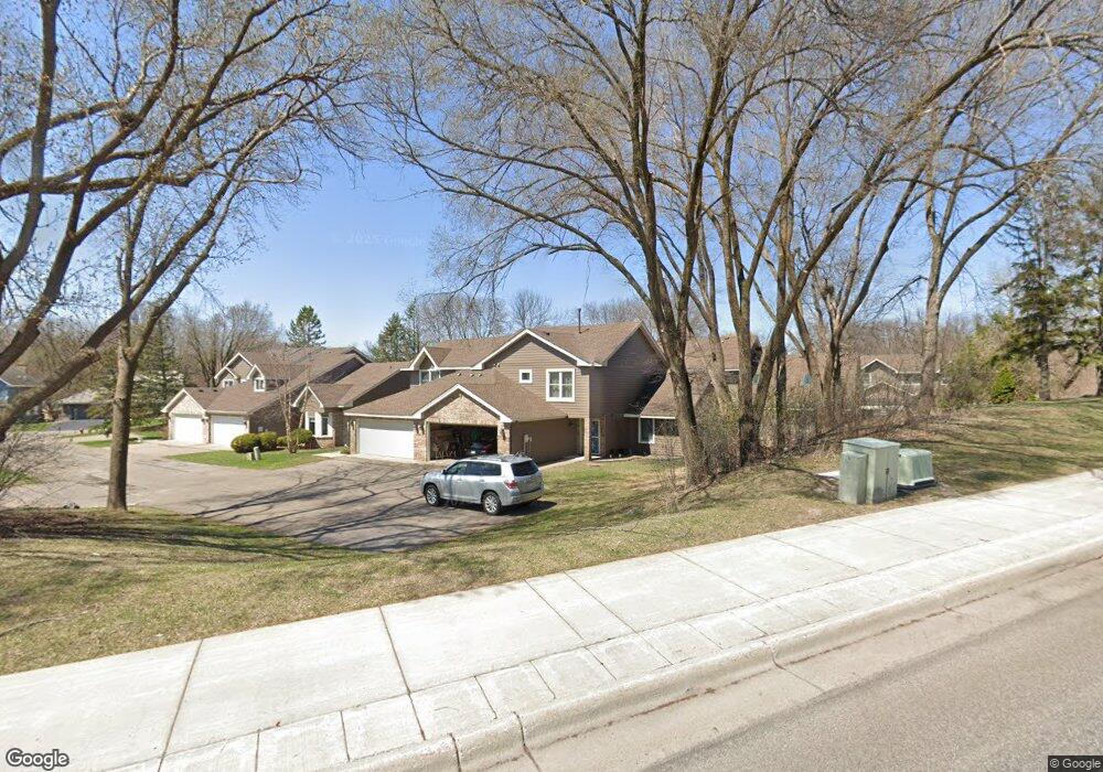 18498 Apple Tree Ct, Minnetonka, MN 55345 - photo 1