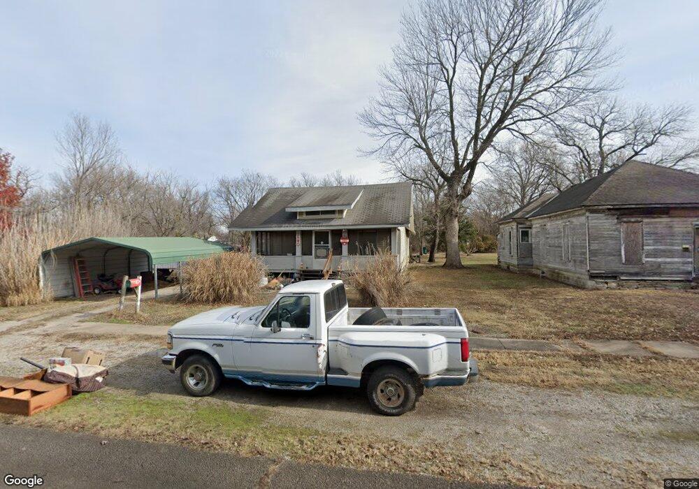 1215 N 22nd St, Parsons, KS 67357 - photo 1