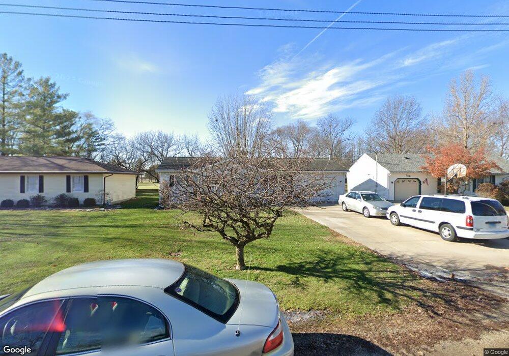 713 S 36th St, Mattoon, IL 61938 - photo 1