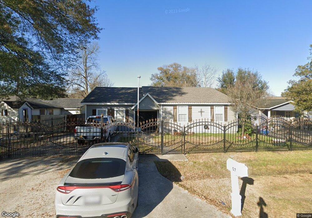 2207 Mooney Rd, Houston, TX 77093 - photo 1