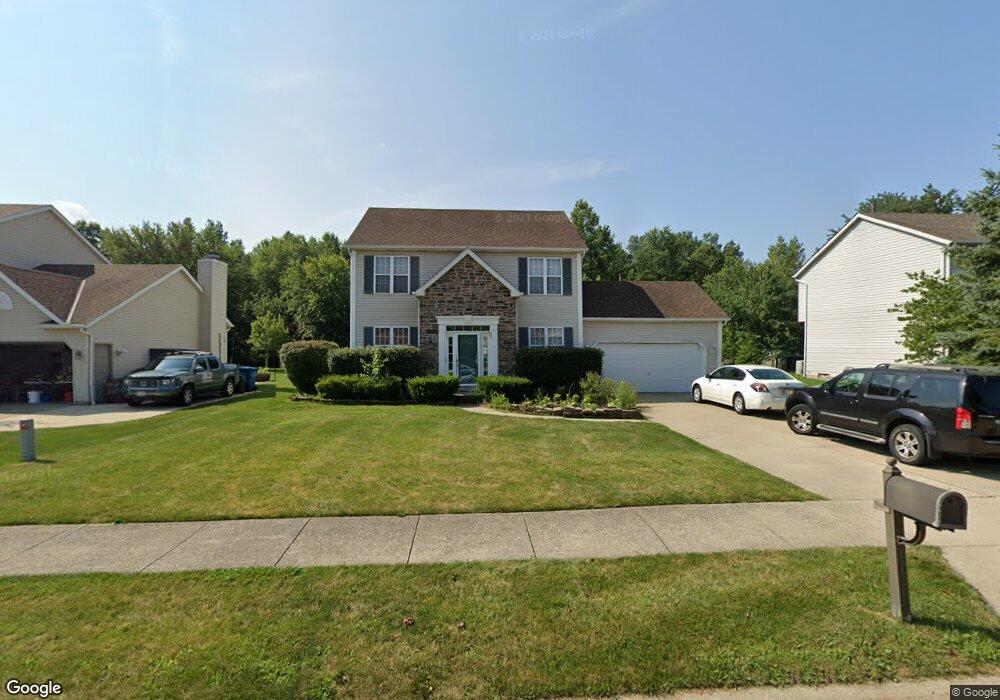 27069 Glenside Ln, Olmsted Falls, OH 44138 - photo 1