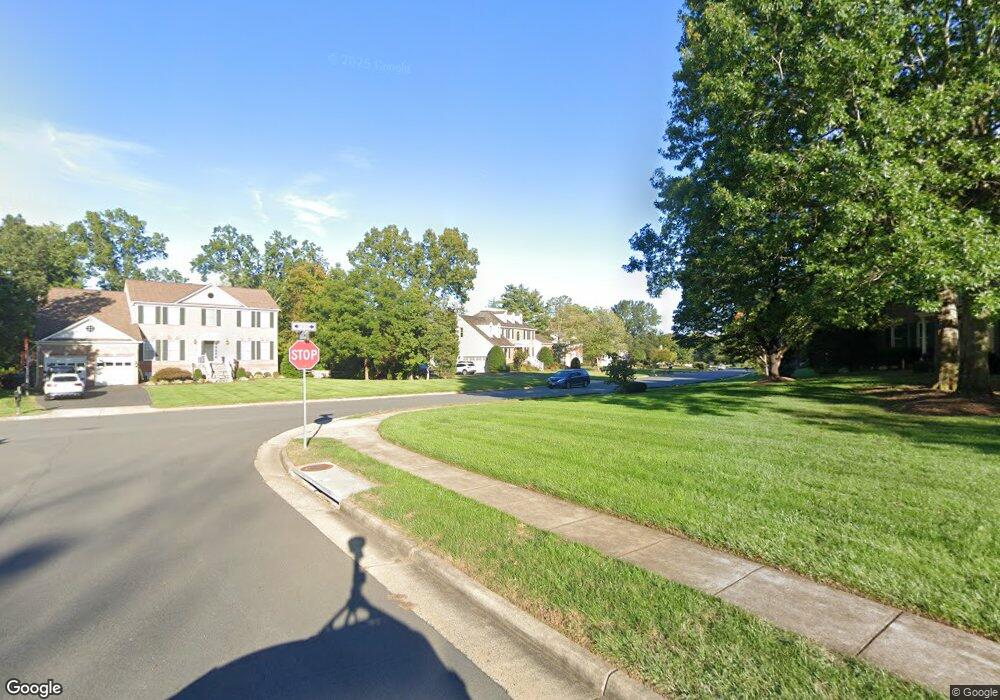 15560 Smithfield Place, Centreville, VA 20120 - photo 1