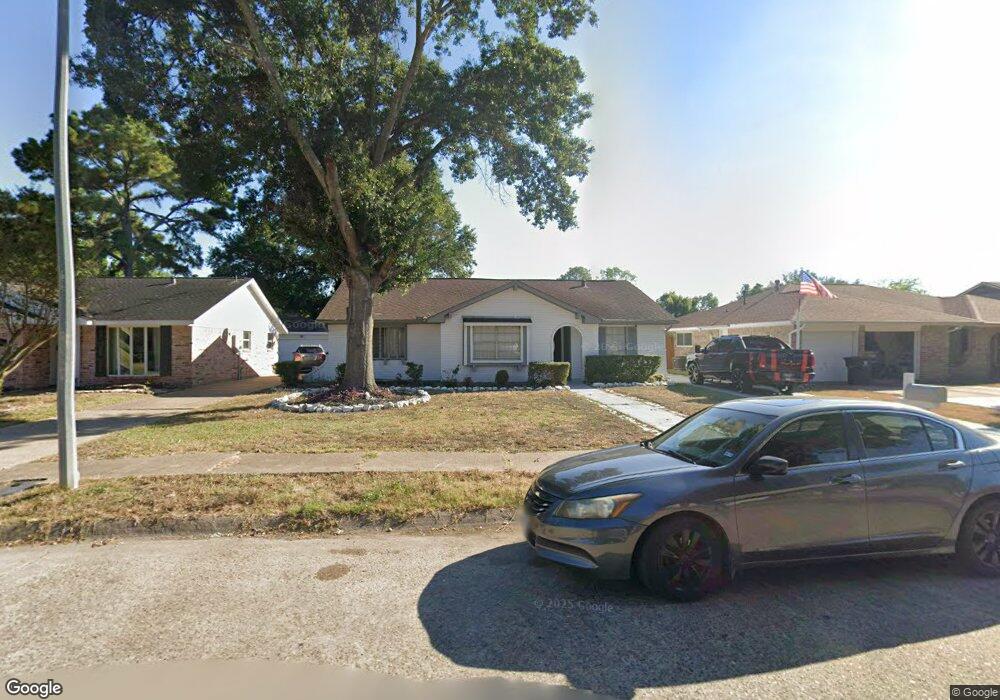 7235 Stonegate Dr, Houston, TX 77040 - photo 1