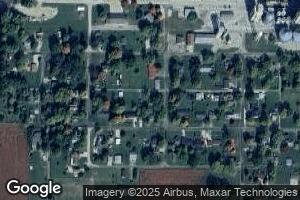 25 Oak St, Weldon, IL 61882