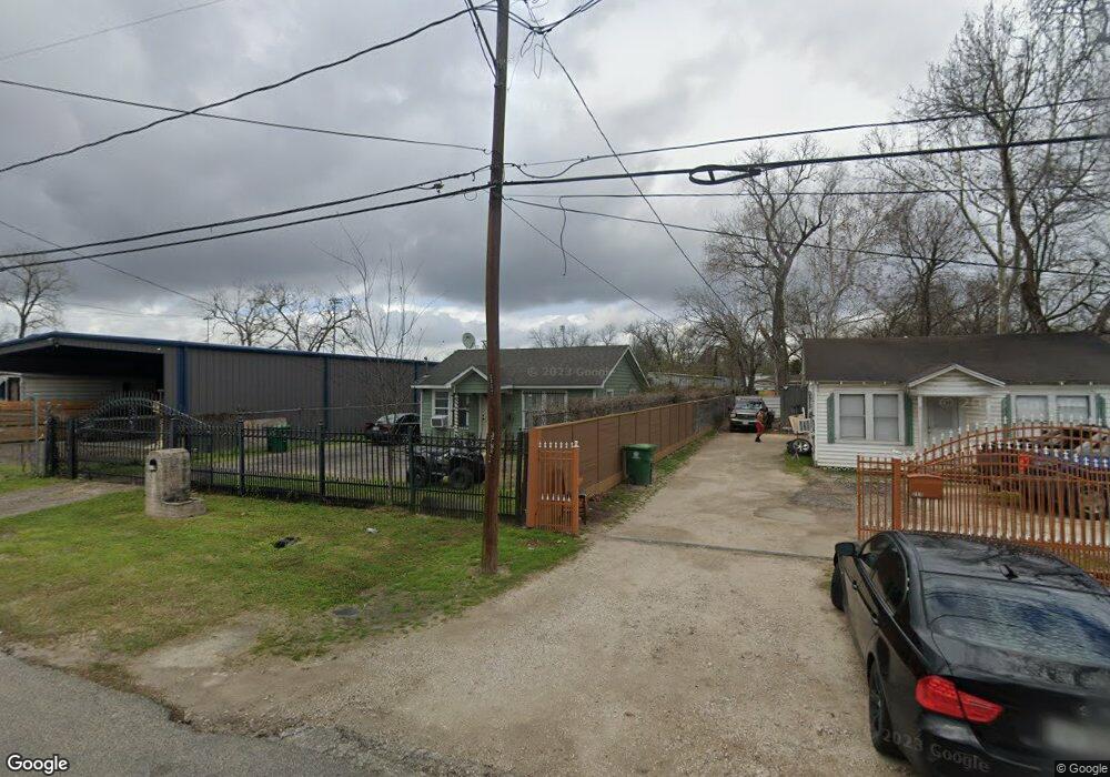 209 Burbank St, Houston, TX 77076 - photo 1