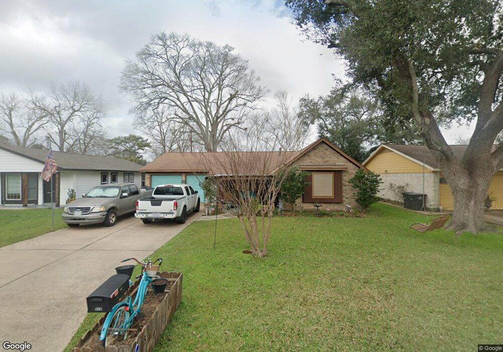 317 Cypress St, Alvin, TX 77511 - photo 1