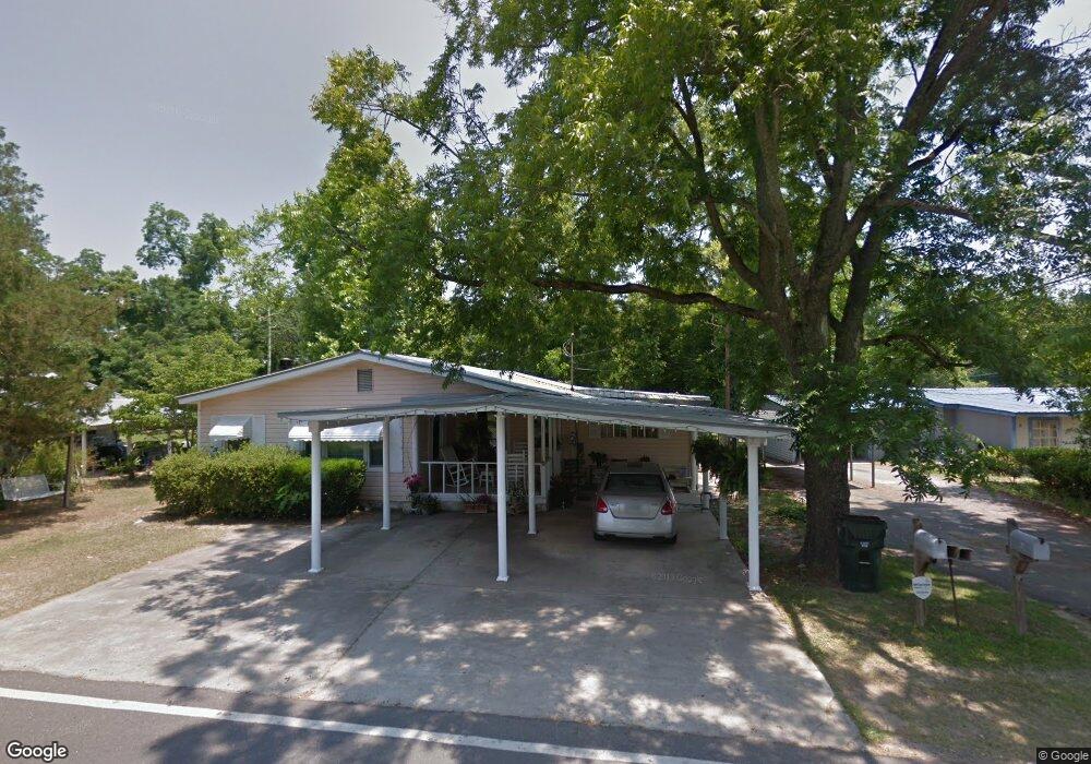802 Miller Ave, Broxton, GA 31519 - photo 1