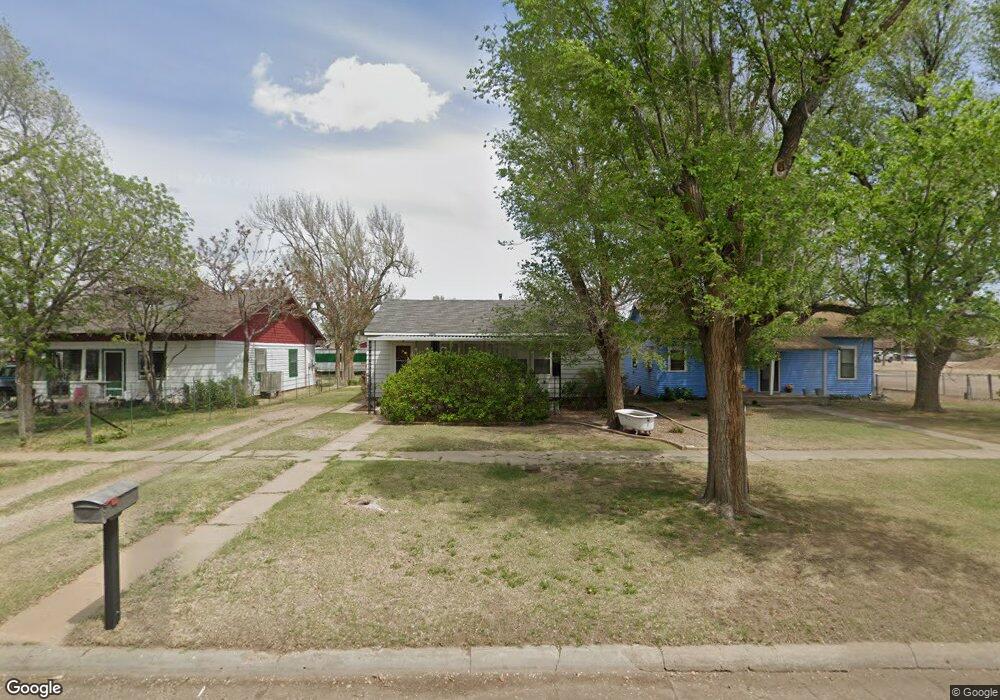 912 S Van Buren St, Hugoton, KS 67951 - photo 1