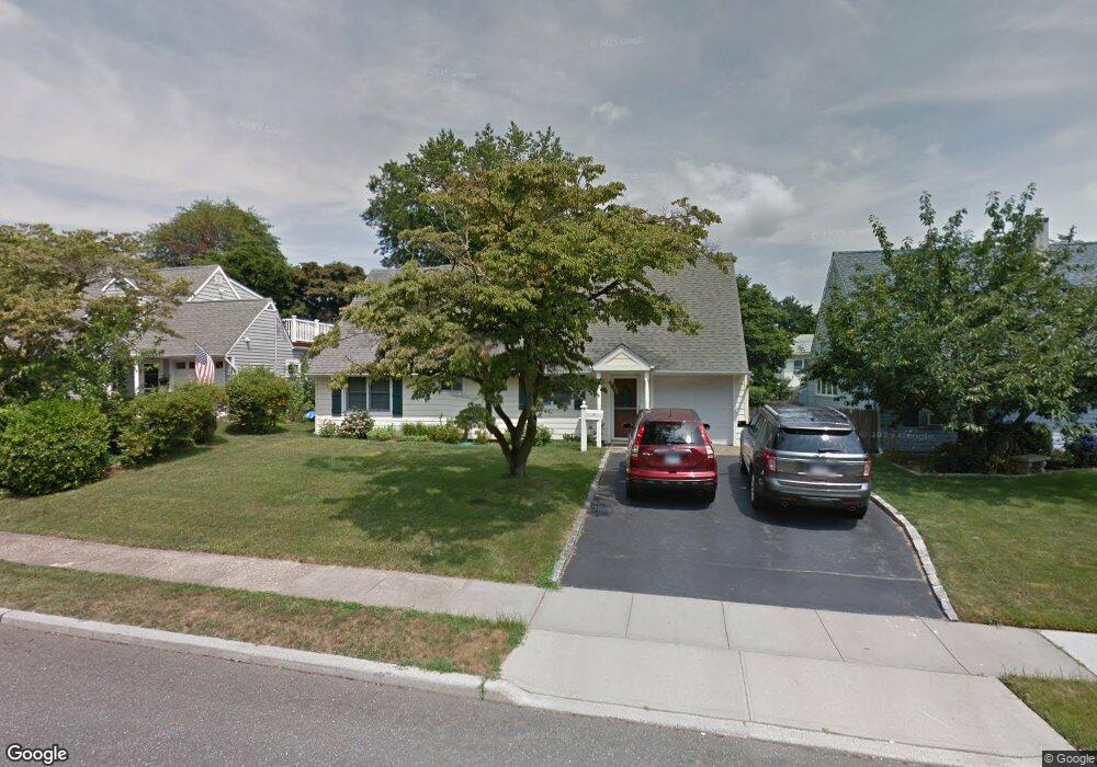 21 Collins Rd, Glen Cove, NY 11542 - photo 1