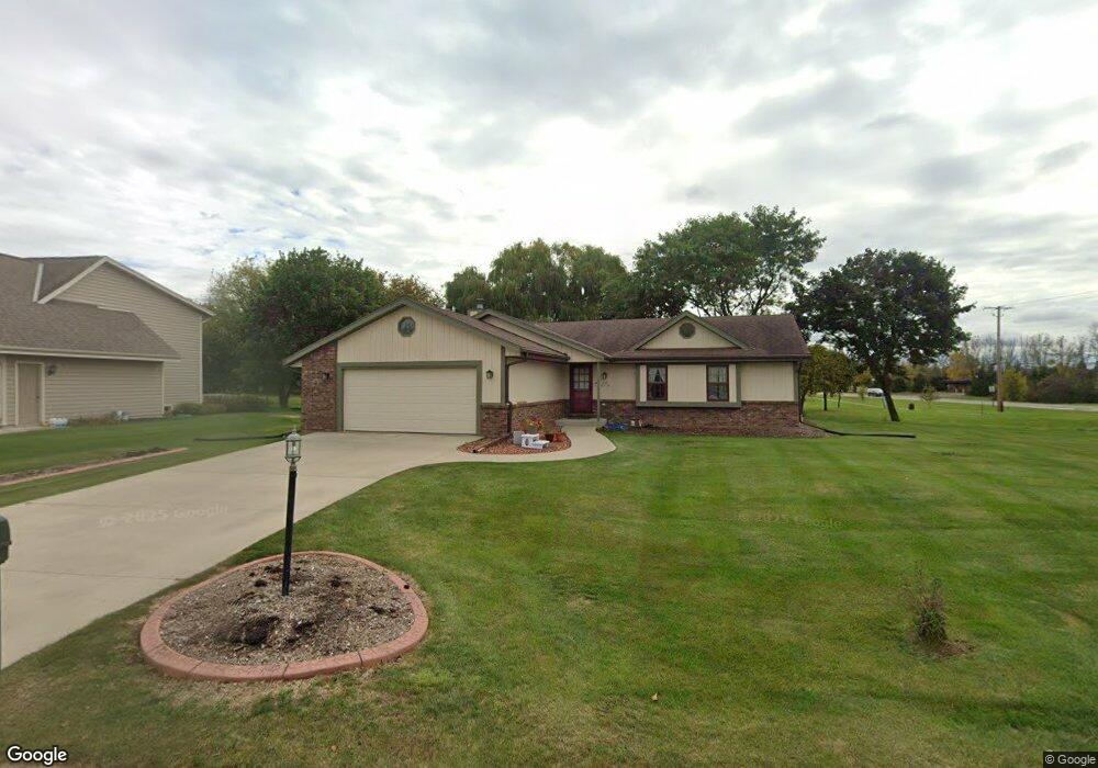 N106W17159 Juniper Dr, Germantown, WI 53022 - photo 1