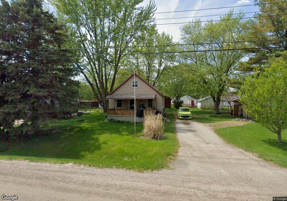 2084 Algonac Dr, Flint, MI 48532 - photo 1