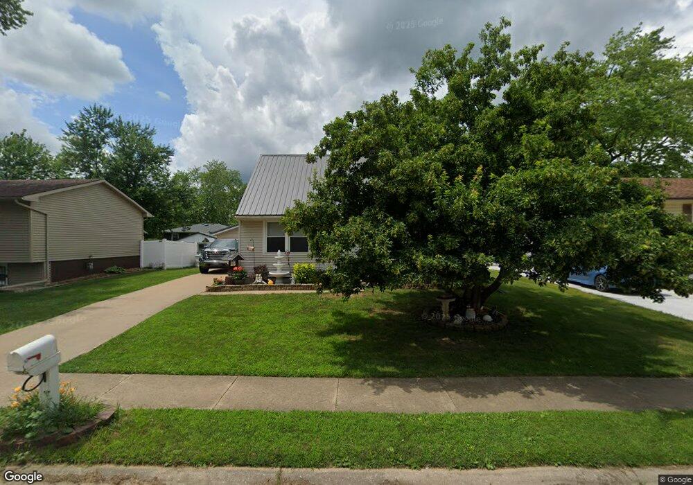 1216 N Pioneer St, Davenport, IA 52804 - photo 1