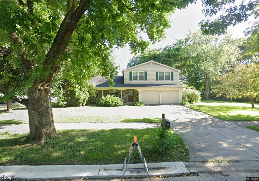 604 Menominee Ln, Naperville, IL 60563 - photo 1