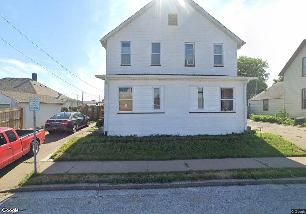 1729 Washington Ln, Davenport, IA 52804 - photo 1