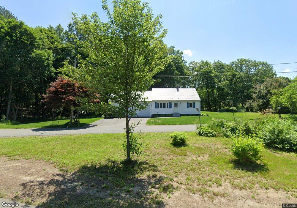 1072 Hildreth St, Dracut, MA 01826 - photo 1