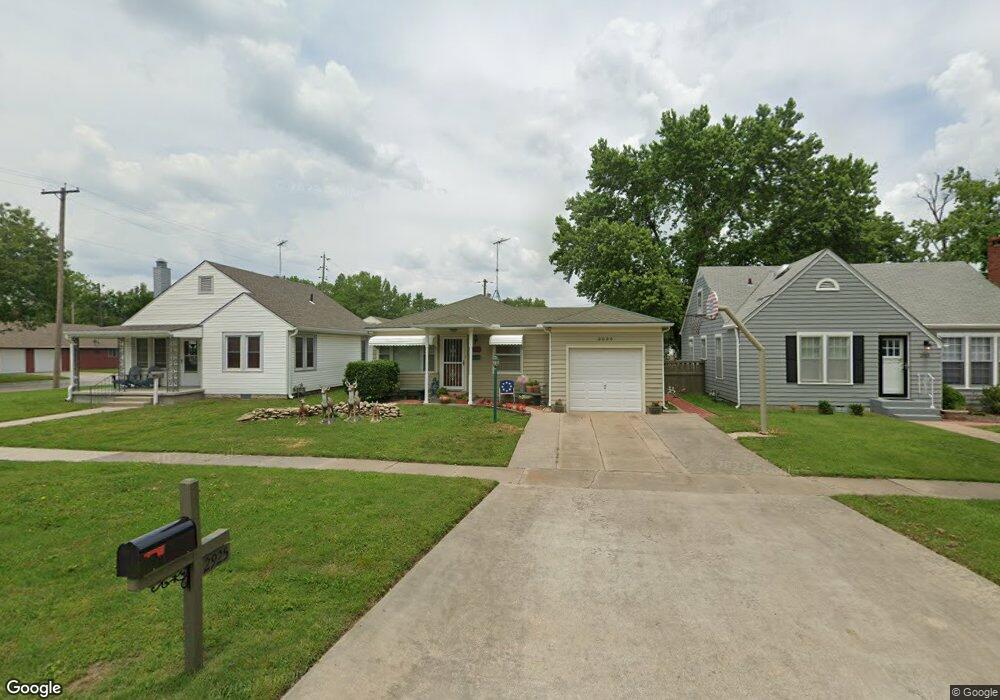 2925 Washington Ave, Parsons, KS 67357 - photo 1