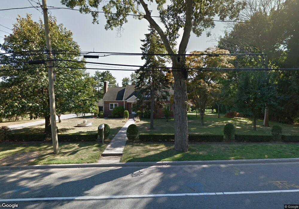 108 Frost Pond Rd, Glen Cove, NY 11542 - photo 1