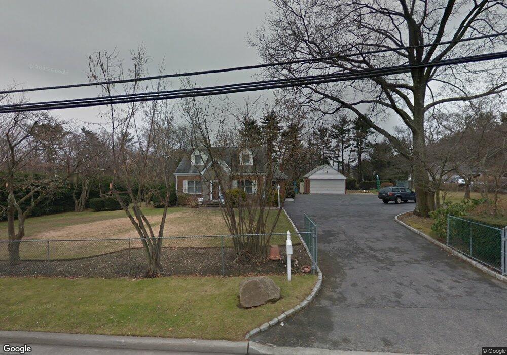 110 Frost Pond Rd, Glen Cove, NY 11542 - photo 1