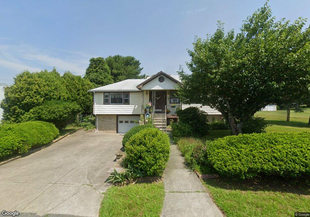 17 Swanson Dr, South Dartmouth, MA 02748 - photo 1