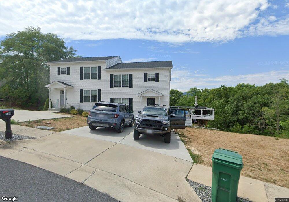 496 Lee St, Strasburg, VA 22657 - photo 1